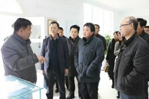 安陽市高新區(qū)負責(zé)人李長治、管委會副主任牛福生一行深入我司調(diào)研